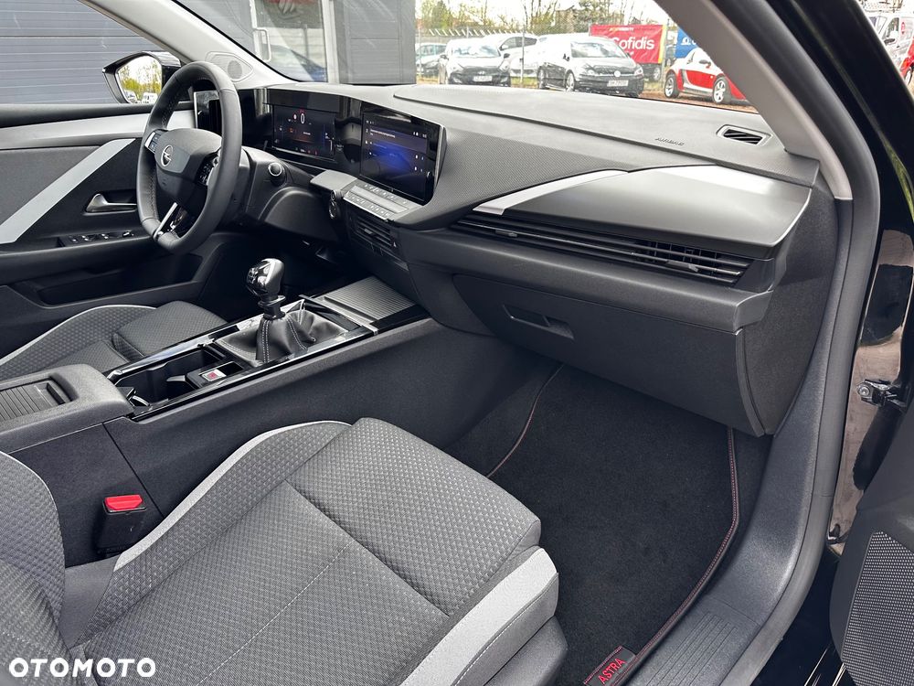 Opel Astra 1.2 Turbo Elegance - 26