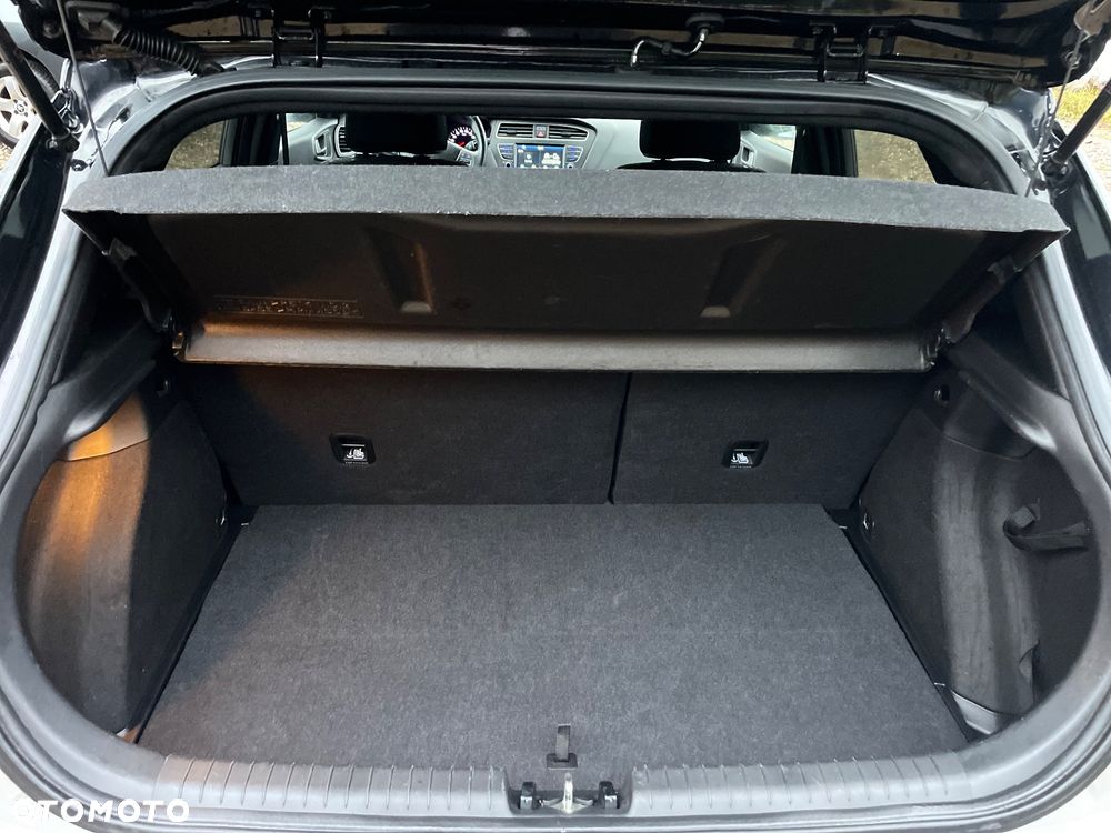 Hyundai i20 - 33