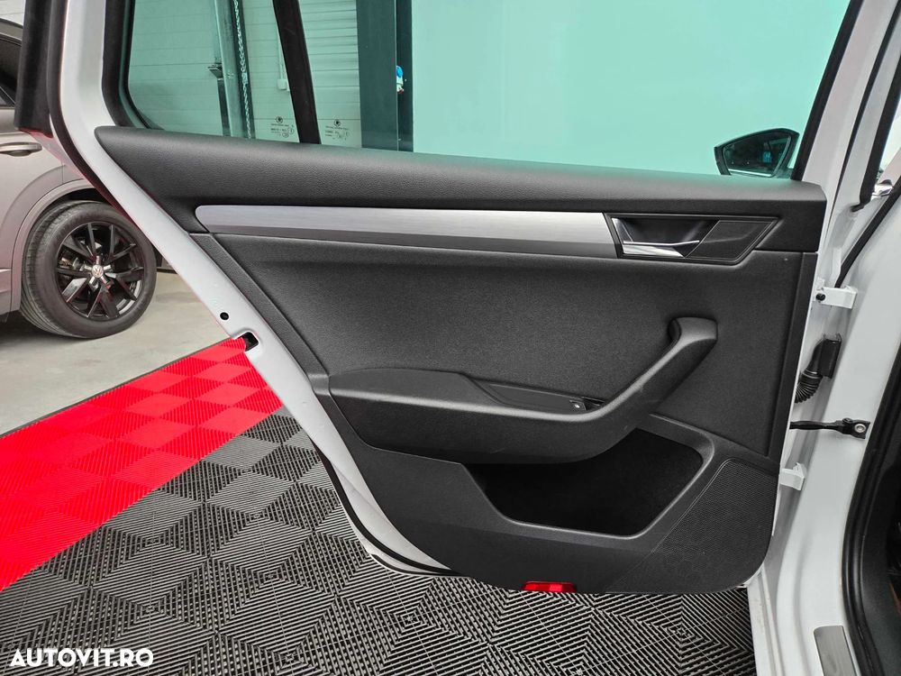 Skoda Superb 2.0 TDI DSG Style - 24