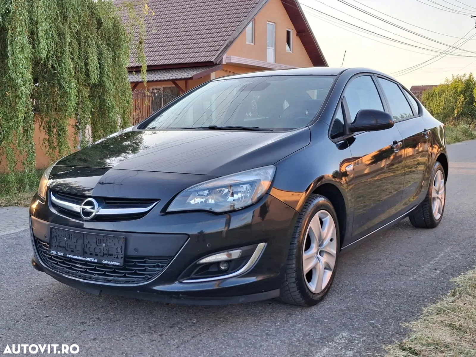 Opel Astra 1.4 Turbo Exklusiv - 3