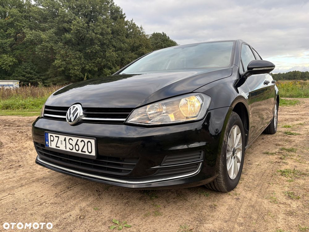Volkswagen Golf - 1