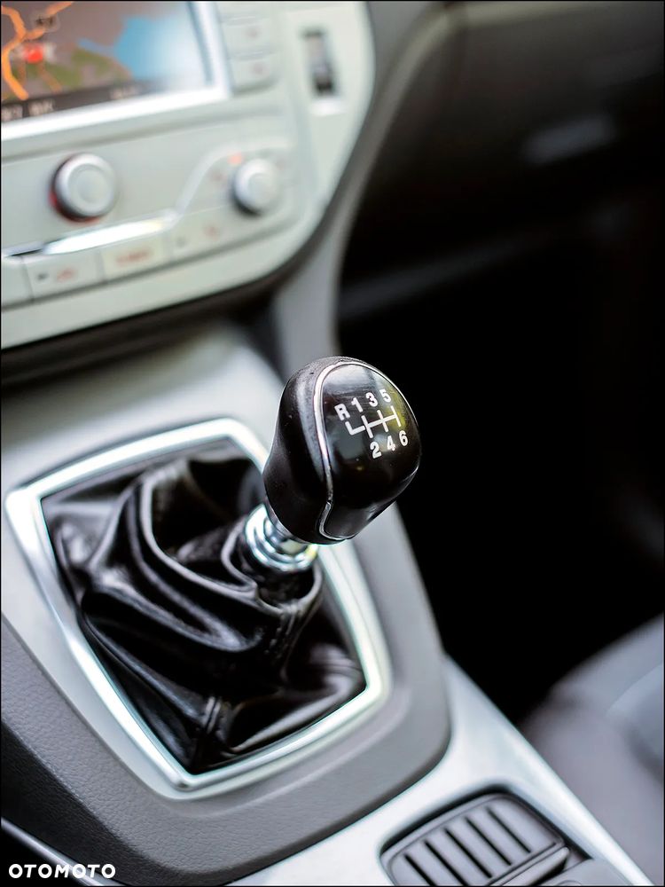 Ford Kuga - 28