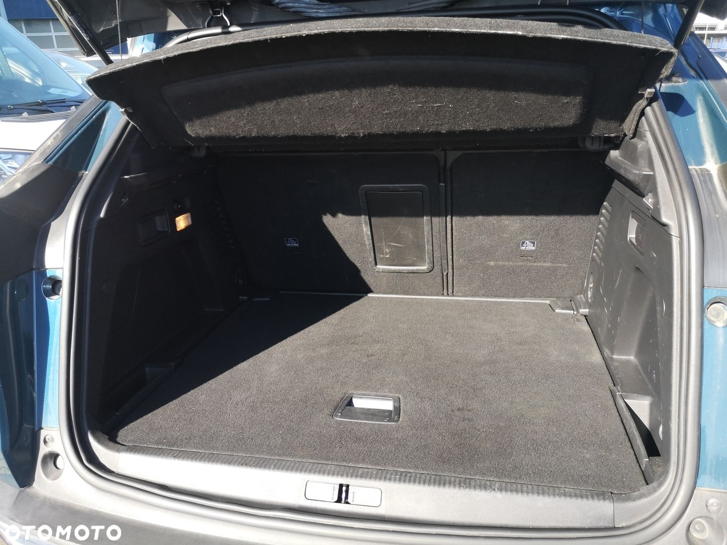Peugeot 3008 1.2 PureTech Allure S&S EAT8 - 10
