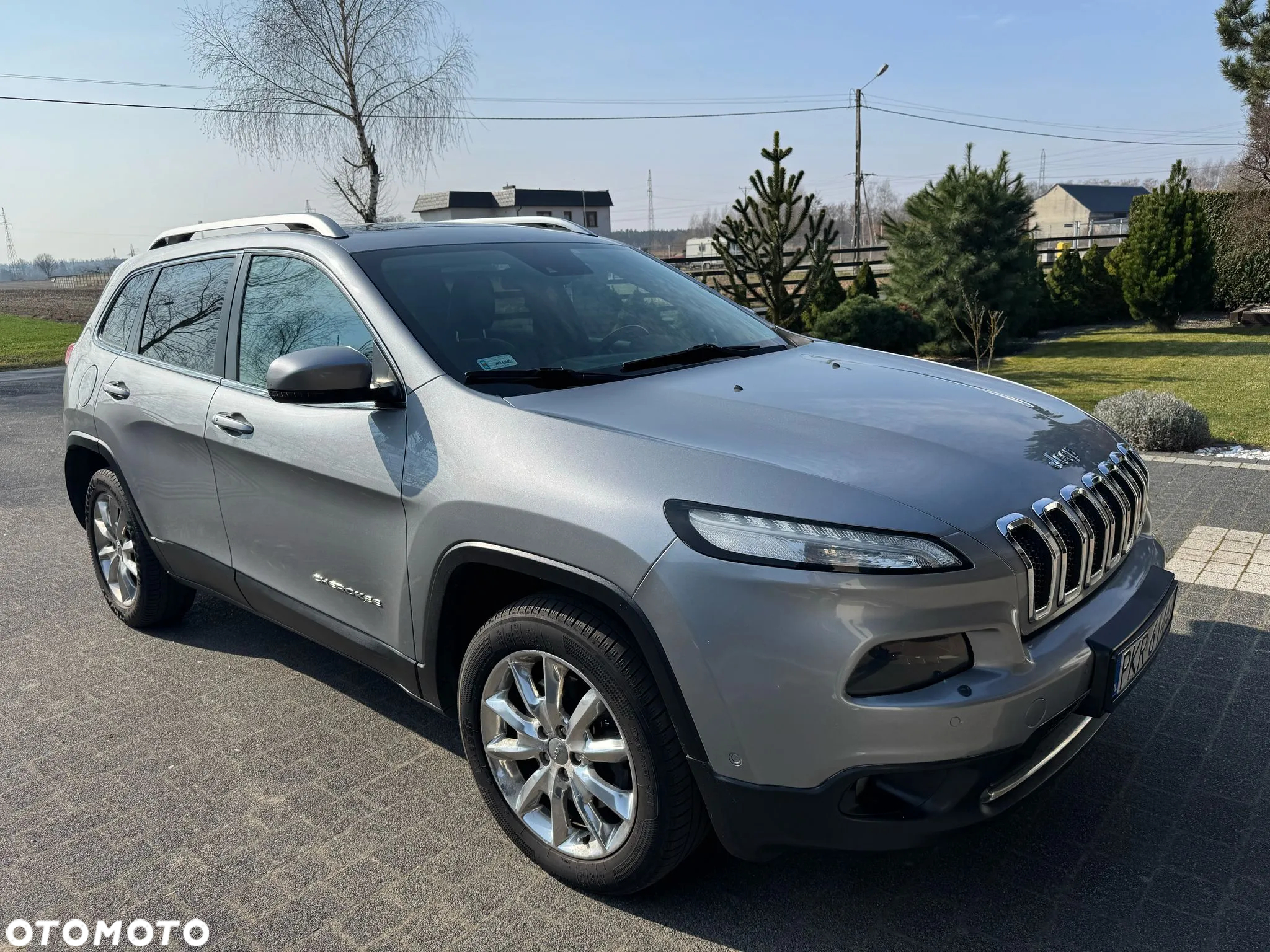 Jeep Cherokee - 4