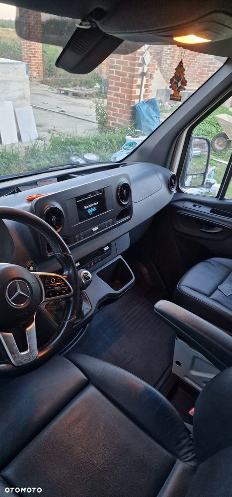 Mercedes-Benz Sprinter - 2