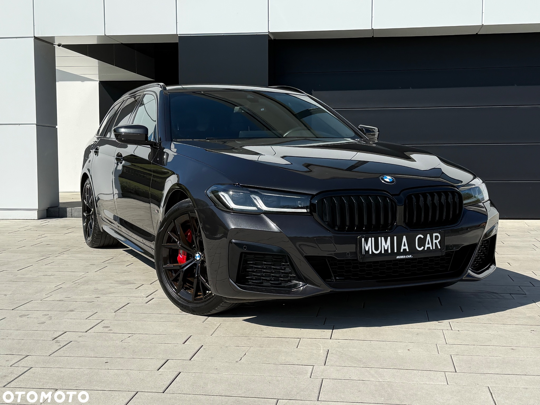 BMW Seria 5 520d xDrive Touring M Sport Edition - 36