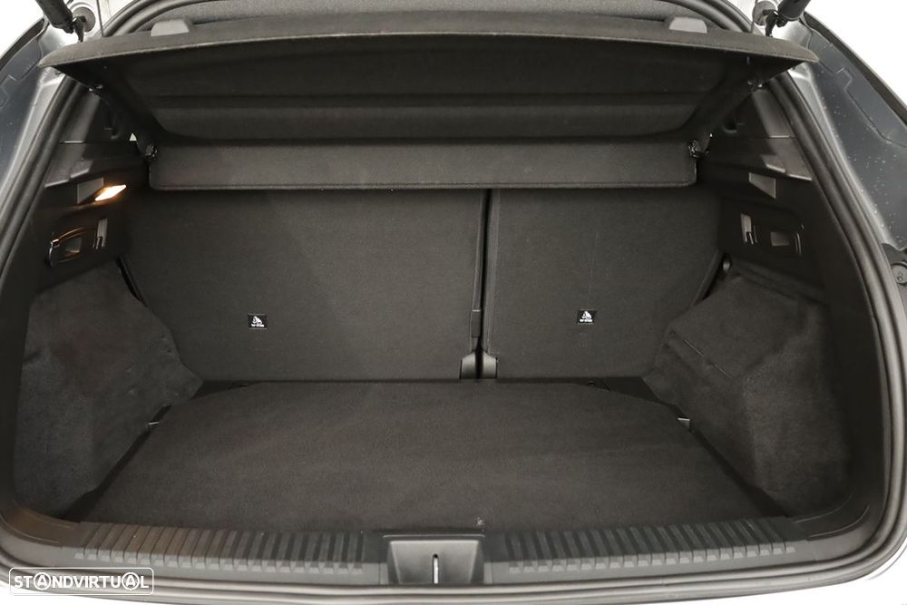 Renault Austral 1.2 E-Tech Iconic Espirit - 26