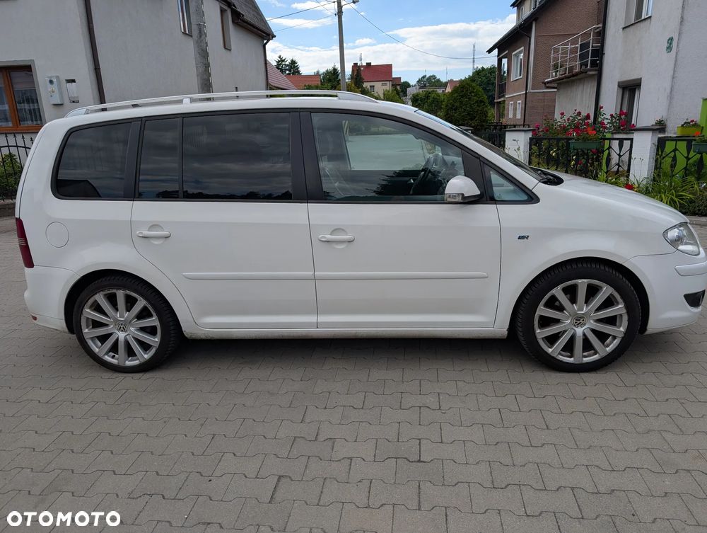 Volkswagen Touran 2.0 TDI DPF R-Line Edition - 3