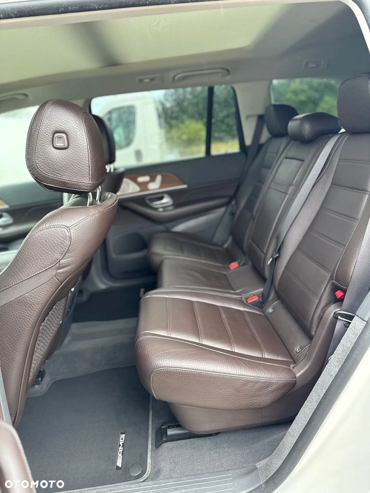 Mercedes-Benz GLS - 38