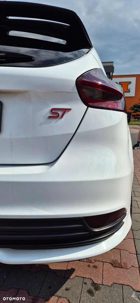 Ford Focus 2.0 EcoBoost ST - 10