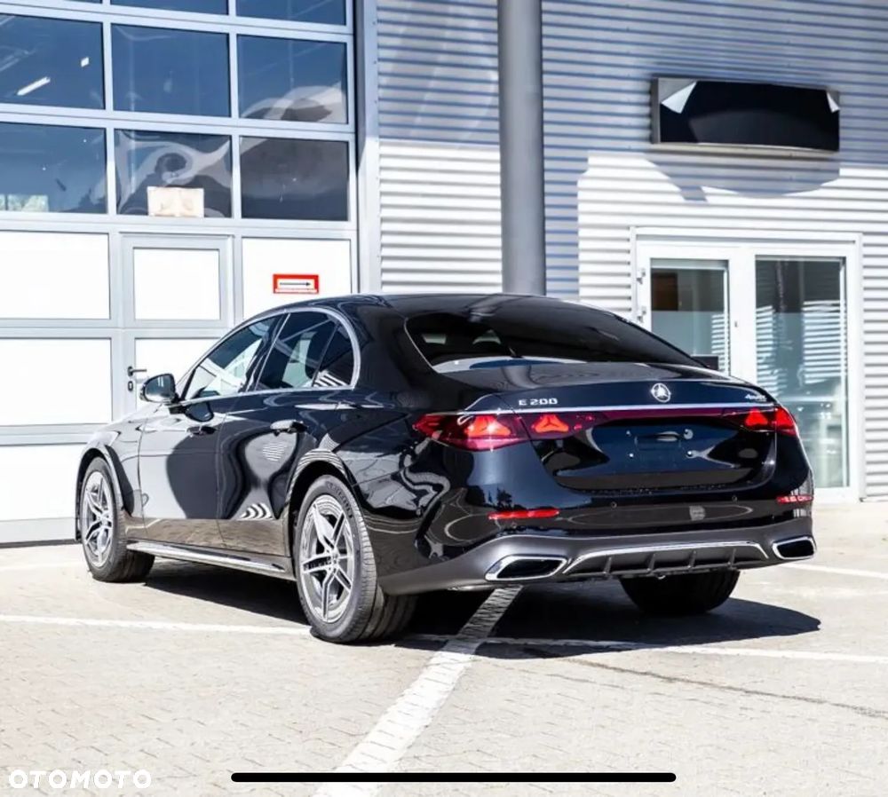Mercedes-Benz Klasa E 200 4-Matic - 3