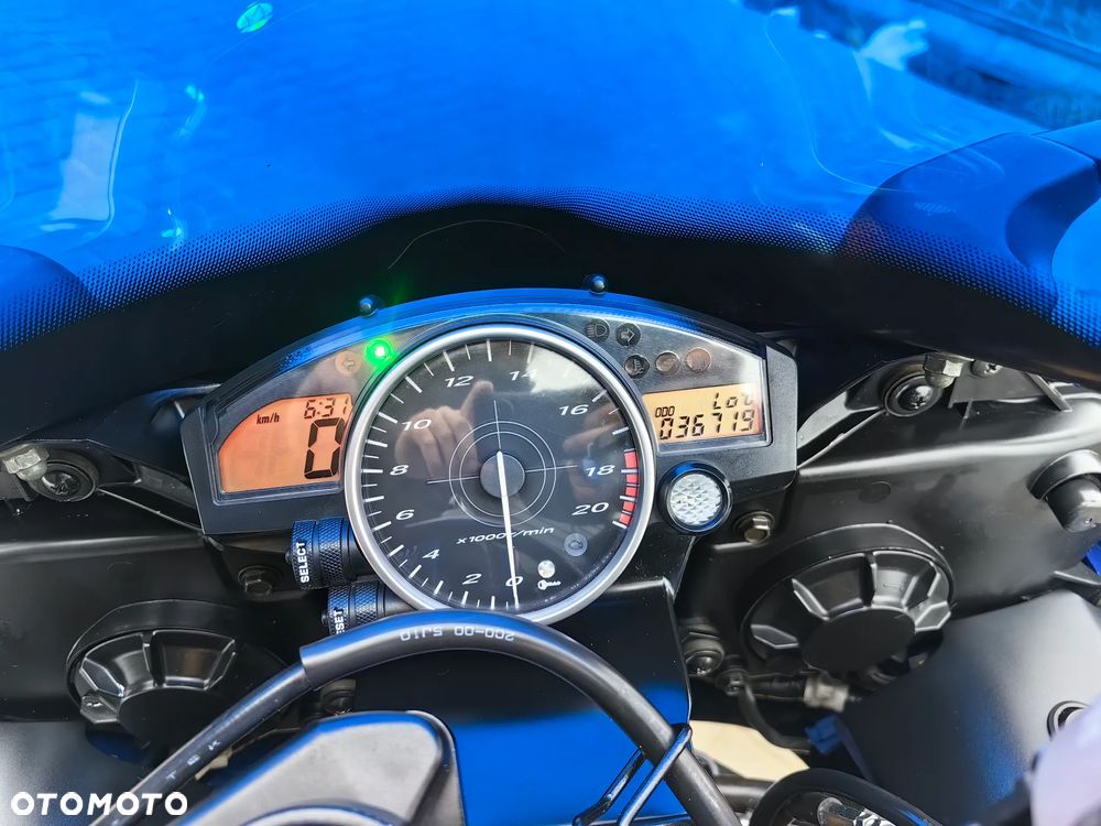 Yamaha R6 - 20