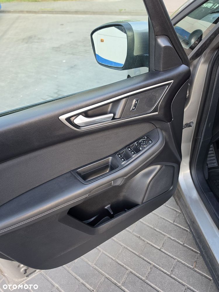 Ford S-Max - 21