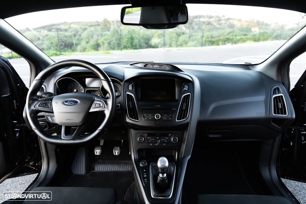 Ford Focus 2.3 EcoBoost RS Pack Performance - 33