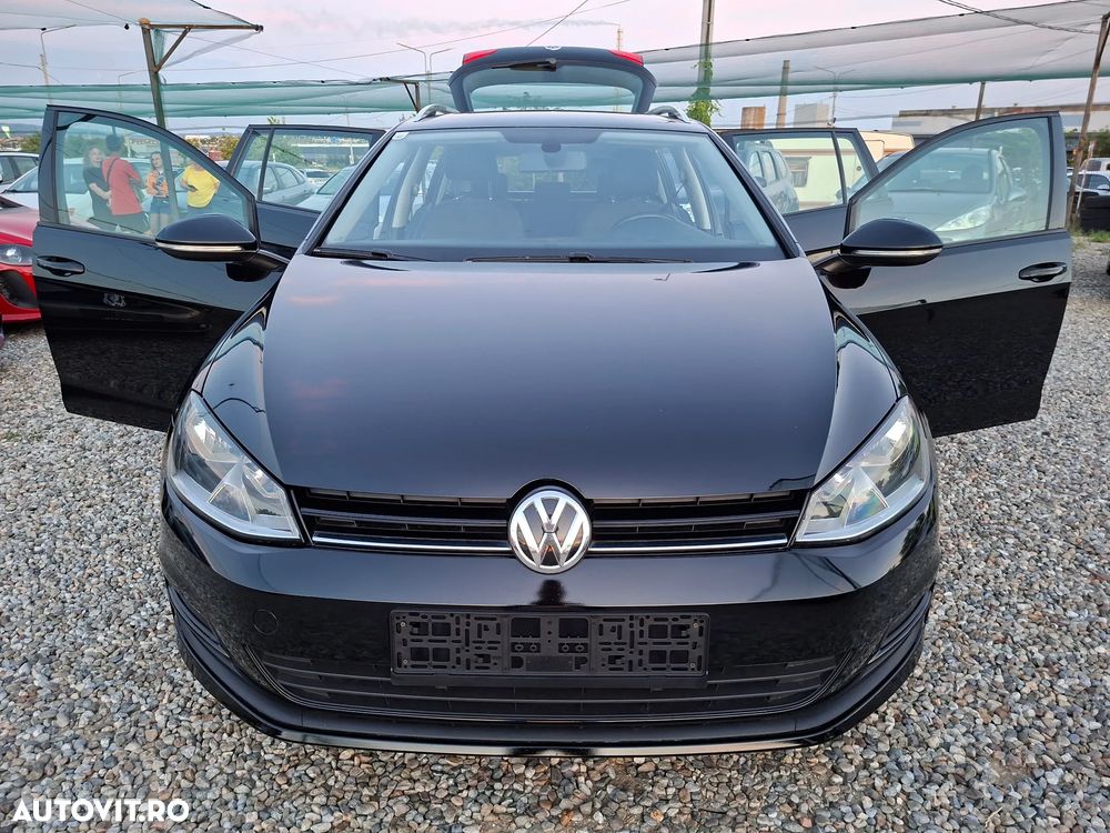 Volkswagen Golf - 1