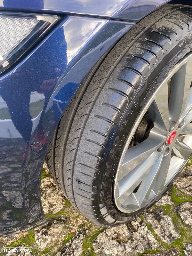 Jaguar XE 2.0 D Prestige Aut. - 25