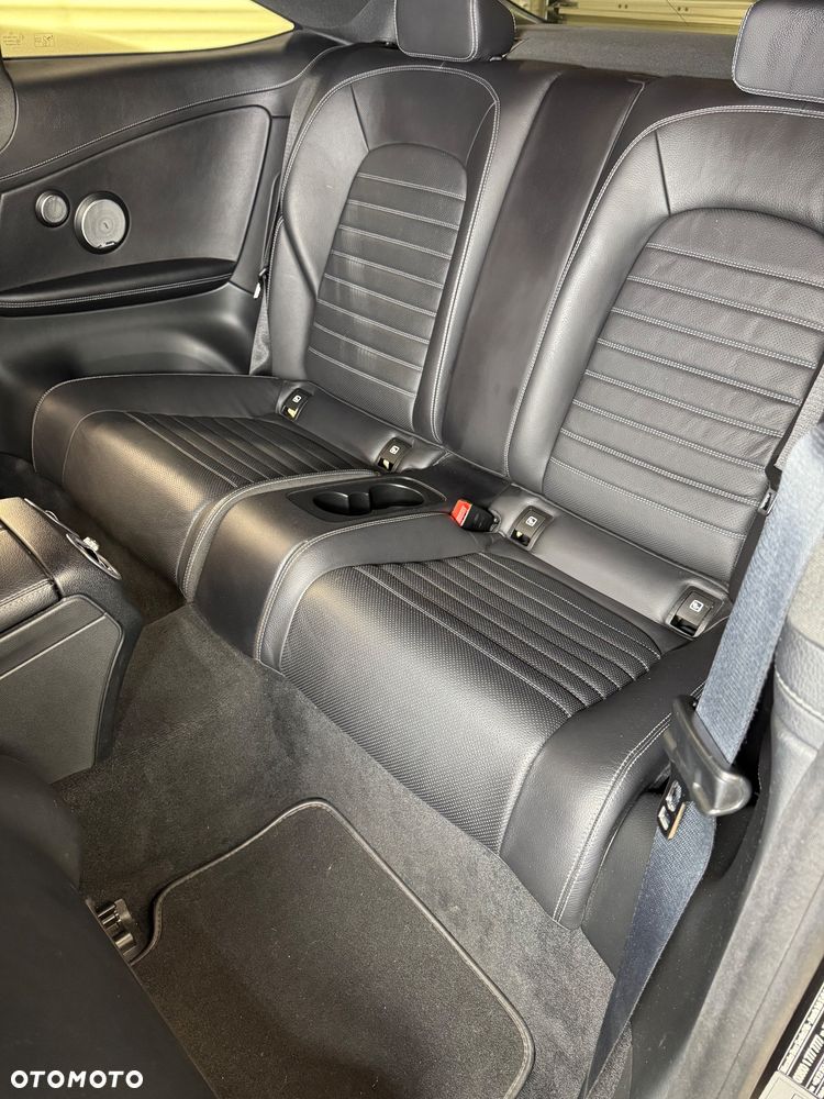 Mercedes-Benz Klasa C 200 4MATIC 9G-TRONIC - 12