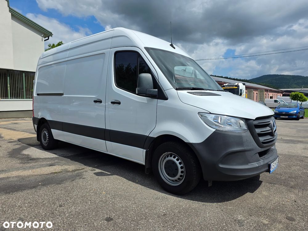 Mercedes-Benz Sprinter 215 automat rok 2022 klima webasto średni kamera tempomat - 14