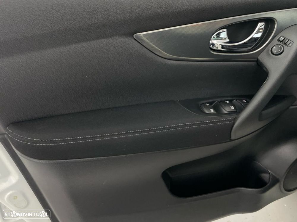 Nissan Qashqai 1.5 dCi N-Connecta - 17