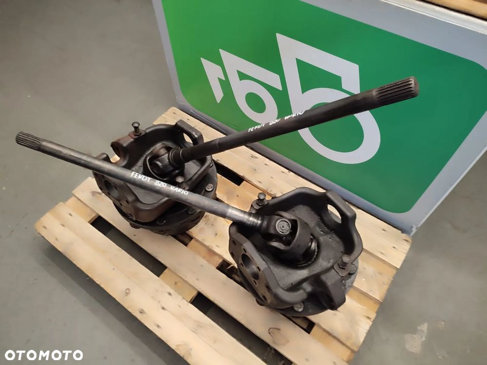 Zwolnica Zwrotnica Półoś  F718301020420  Fendt 820 Vario - 9