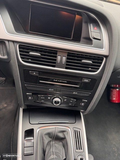 Audi A4 Avant 2.0 TDI S-line - 10