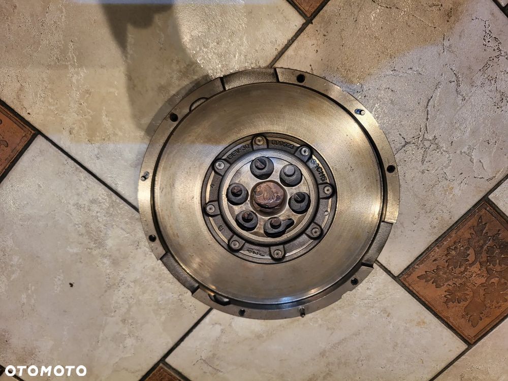 KOŁO DWUMASOWE SPRZĘGŁA OPEL SAAB UŻYWANE PRZEBIEG OKOŁO 5000 KM. 250mm, nr podwozia do B1999999  OPEL INSIGNIA A, INSIGNIA A COUNTRY; SAAB 9-5 2.0D 07.08-03.17 - 4