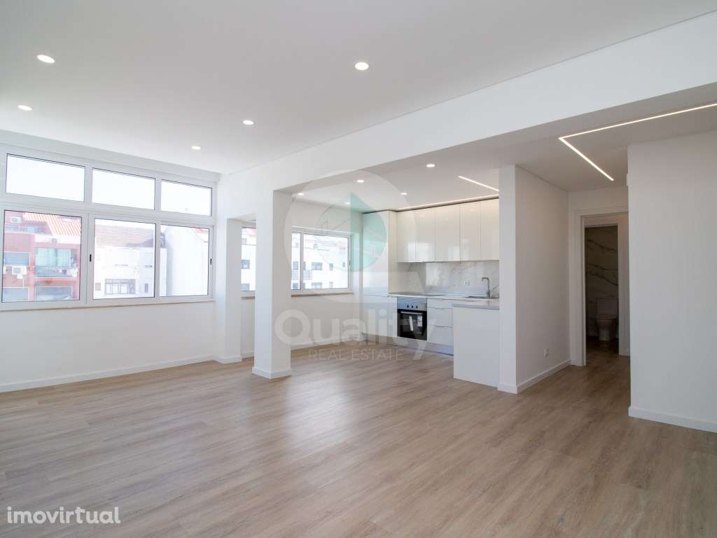 Apartamento T4 Totalmente Renovado - Verderena - Grande imagem: 2/43