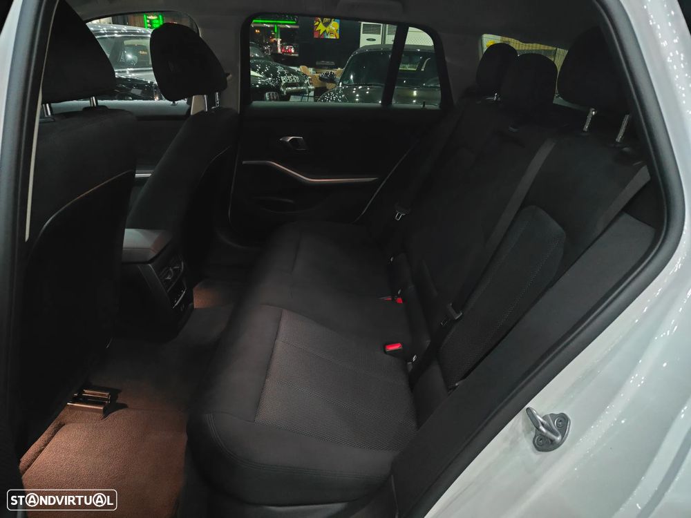 BMW 320 e Auto - 13