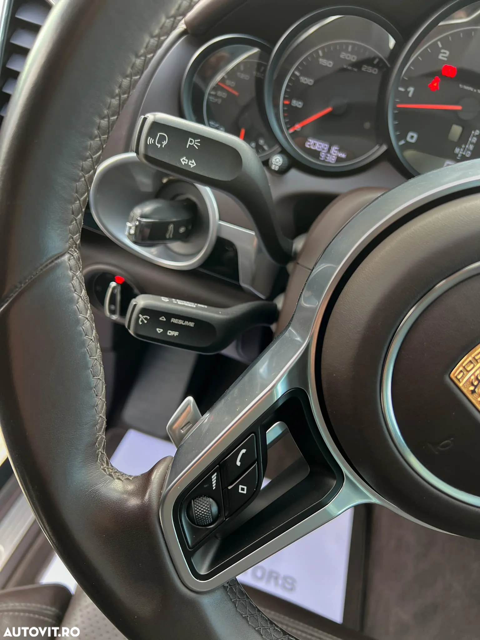 Porsche Cayenne 3.0 L - 18