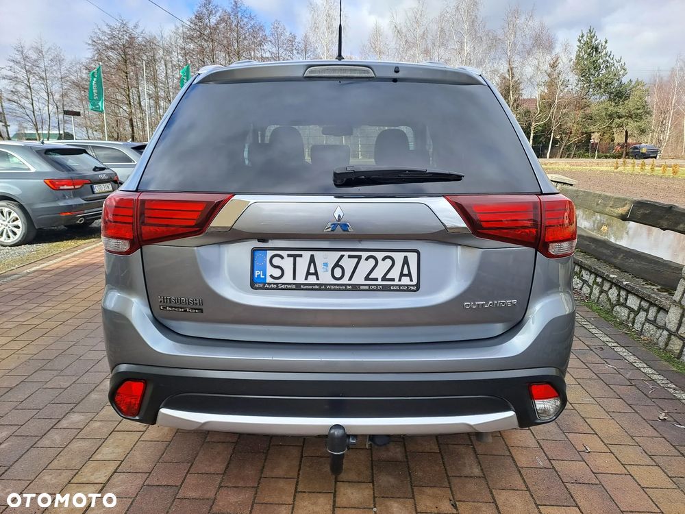 Mitsubishi Outlander - 12