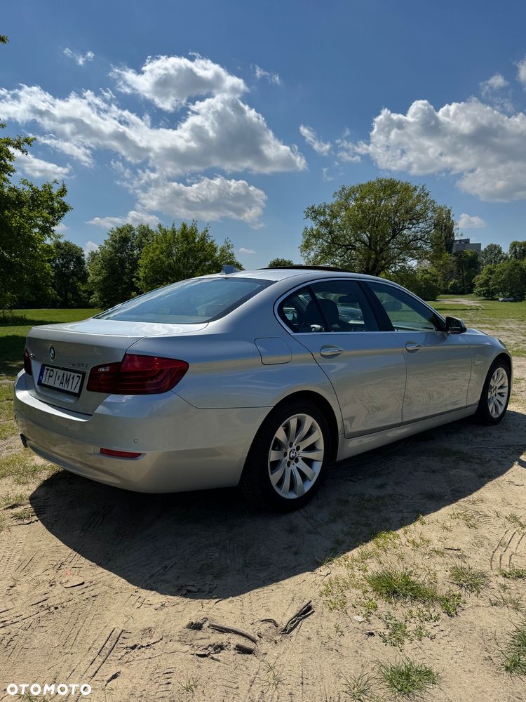 BMW Seria 5 528i xDrive Luxury Line - 5
