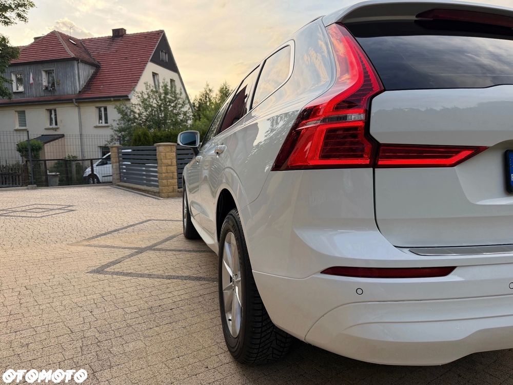 Volvo XC 60 B4 D AWD Momentum Pro - 11
