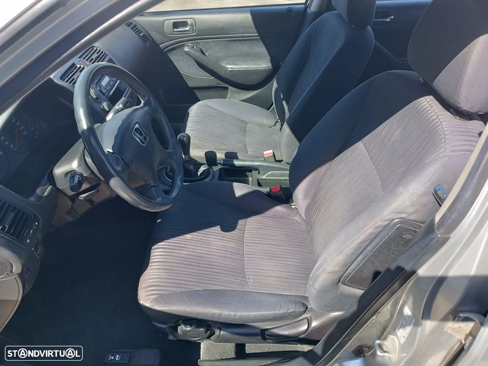 Honda Civic 1.6 ES - 9