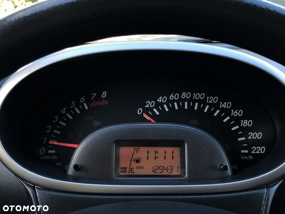 Daihatsu Sirion - 16