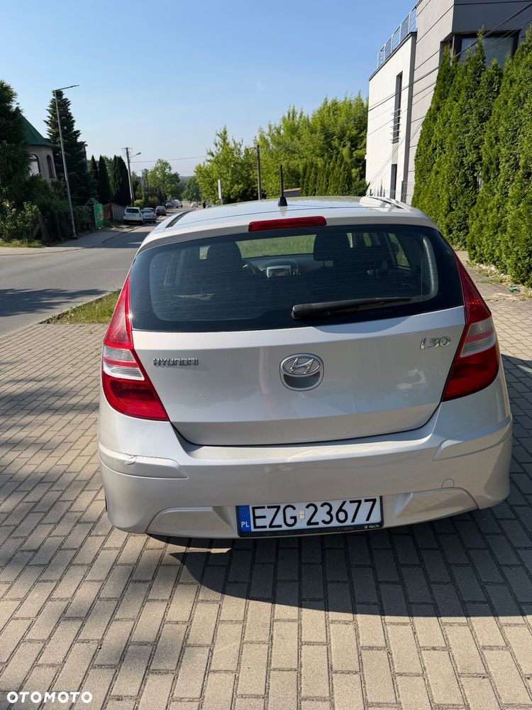Hyundai i30 1.4 Comfort EU5 - 6