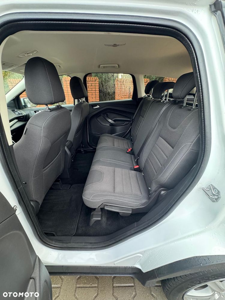 Ford Kuga - 10