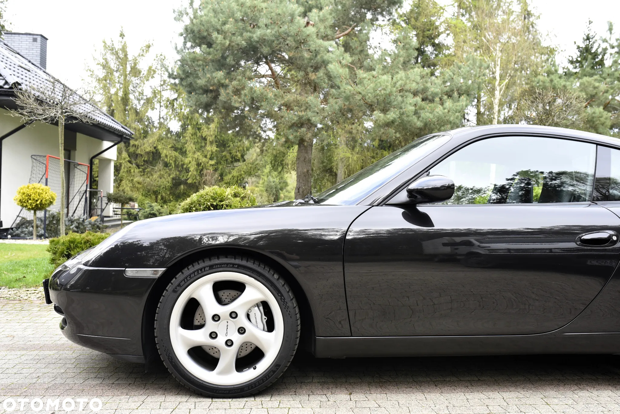 Porsche 911 Carrera 4 - 10