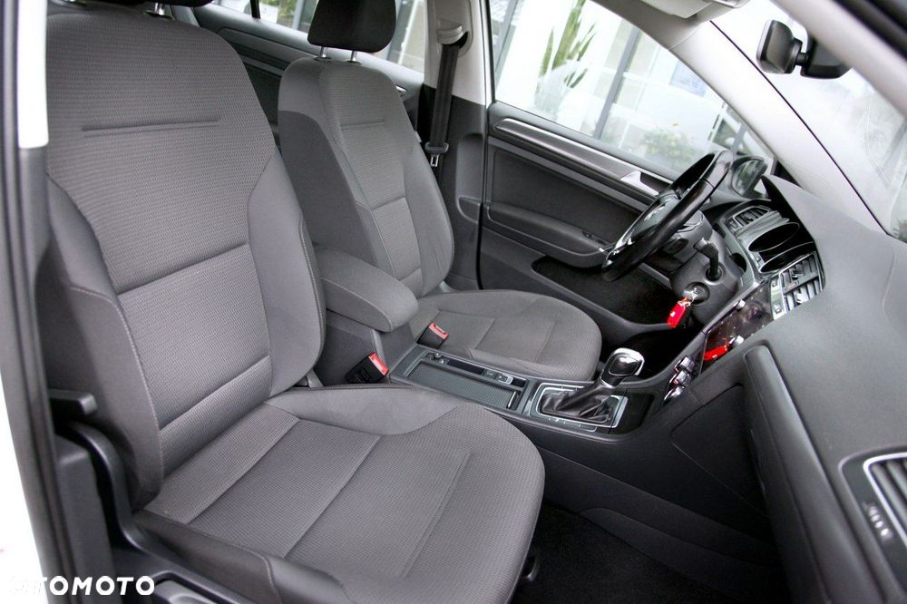 Volkswagen Golf - 16