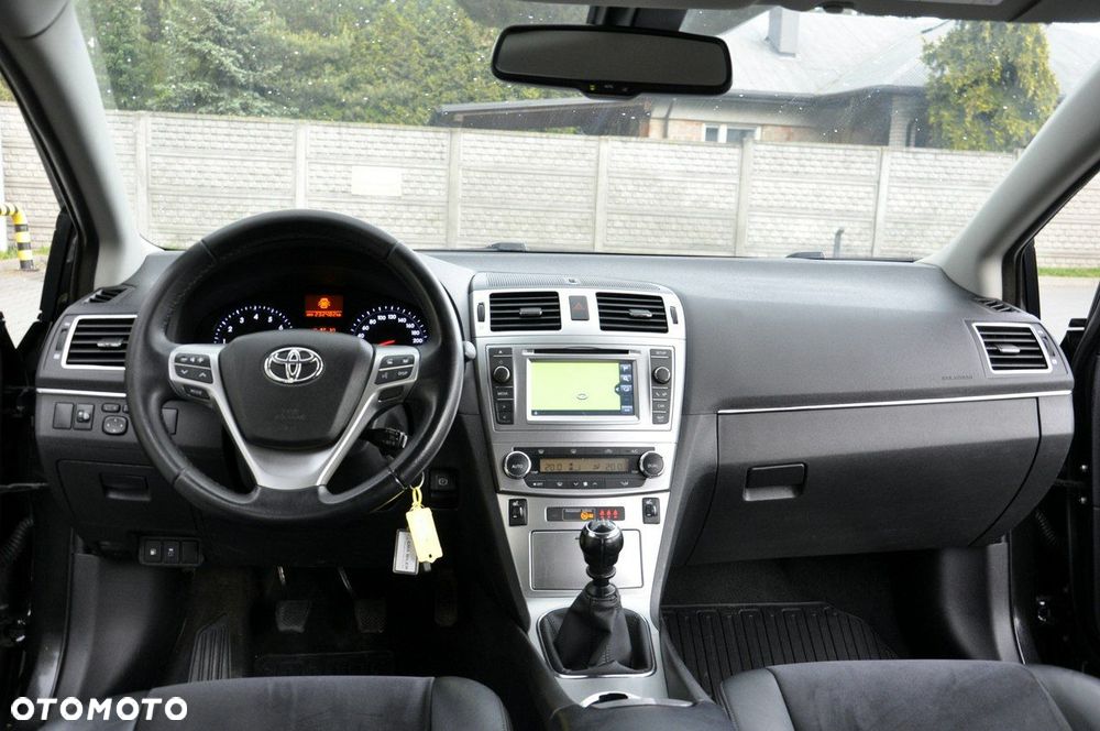 Toyota Avensis 1.8 Executive - 5