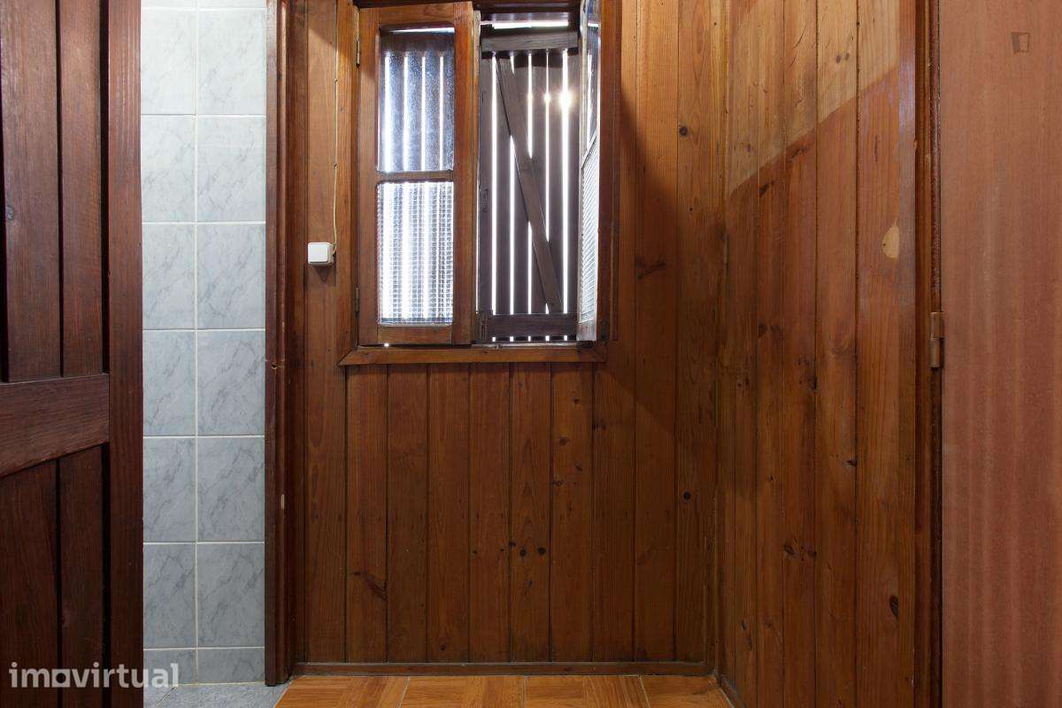 Quarto - localizado em Paranhos Porto - Grande imagem: 3/14