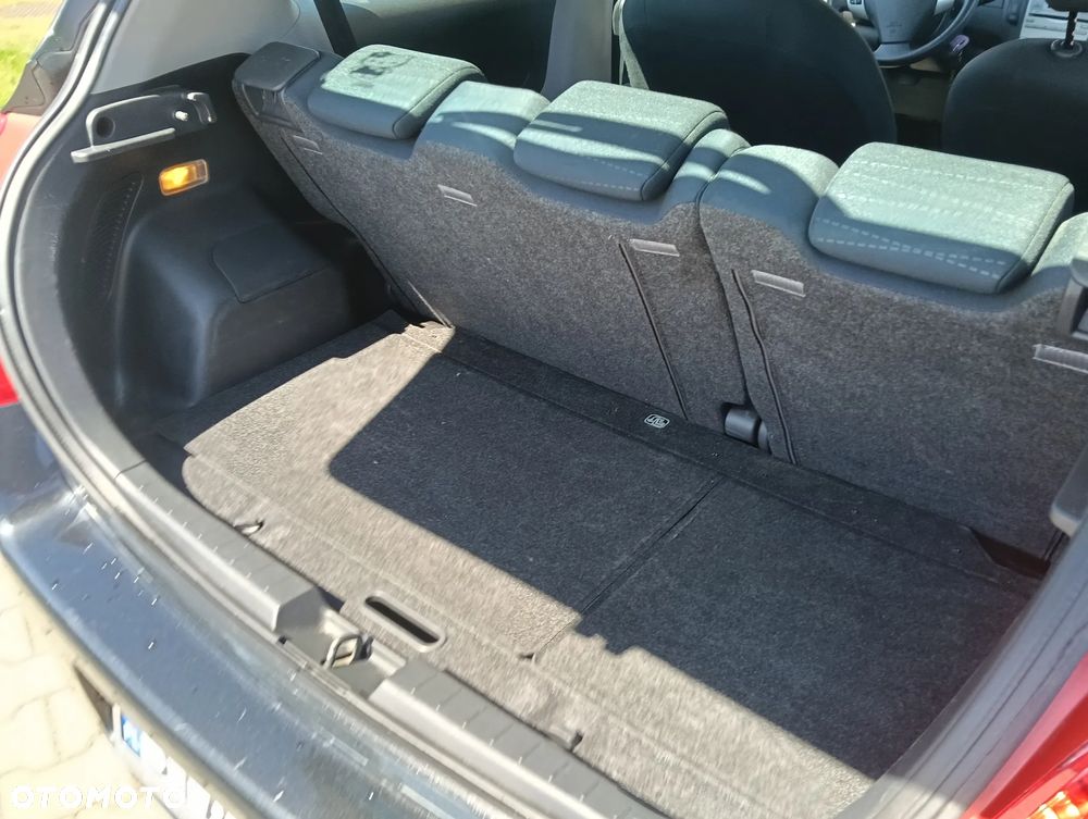 Toyota Yaris 1.3 Luna Premium - 19
