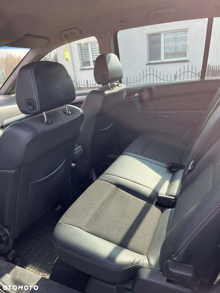 Opel Zafira 1.9 CDTI - 10