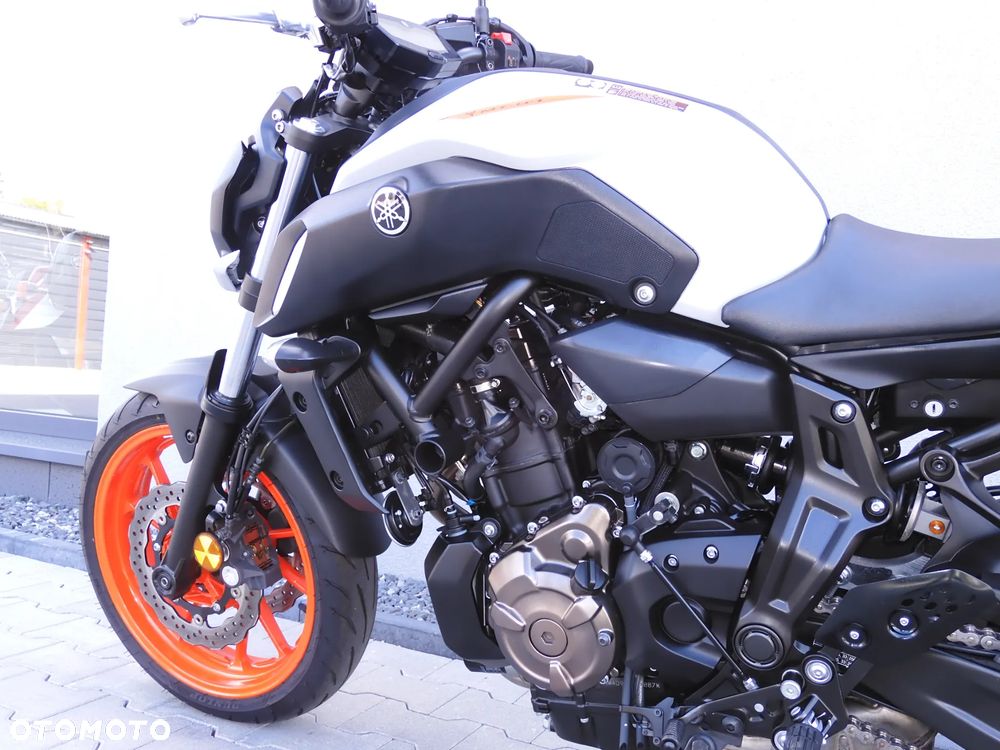 Yamaha MT - 27