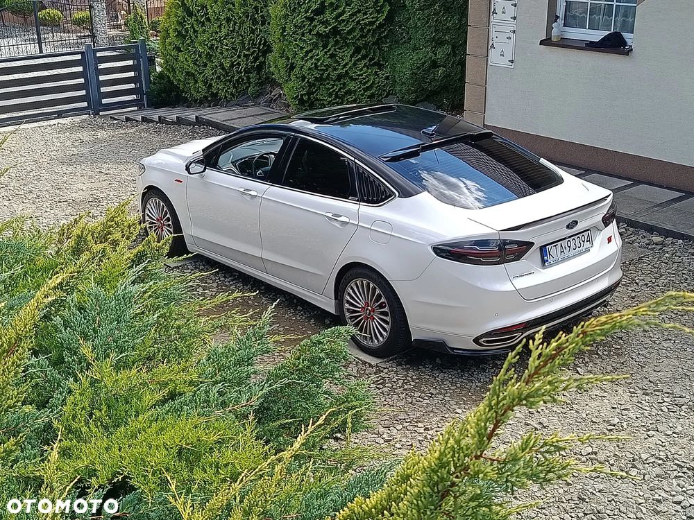 Ford Fusion 2.0 EcoBoost Titanium - 32