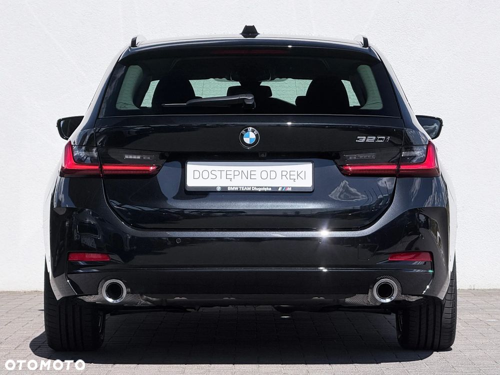 BMW Seria 3 320i sport - 13