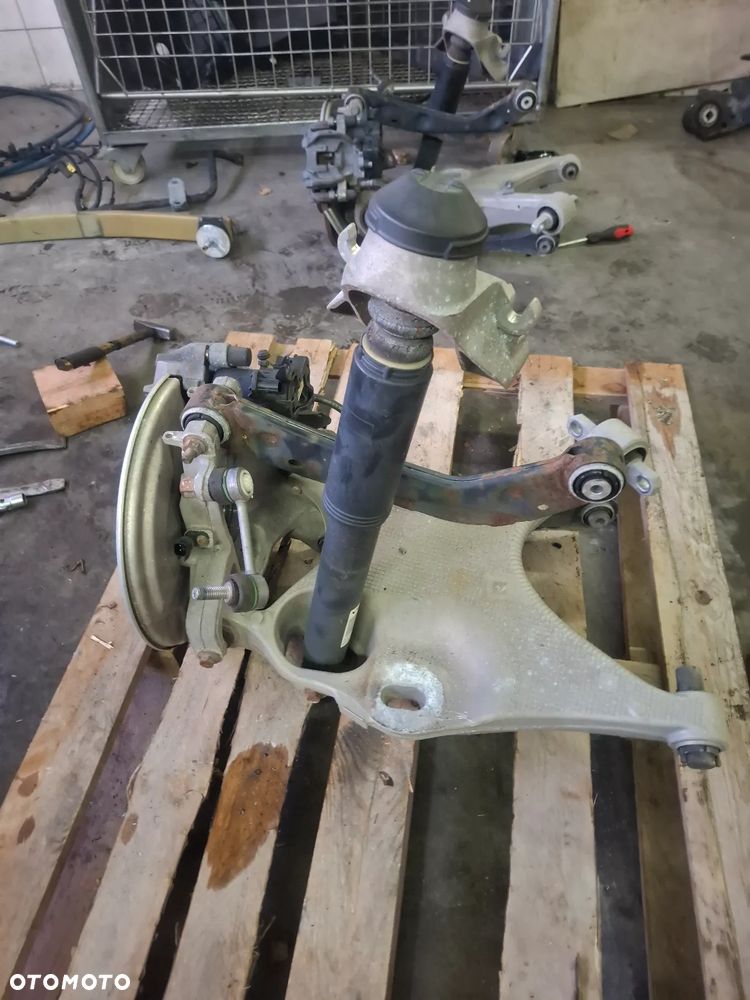 Volvo XC60 Zawieszenie tylne prawe / Komplet - 4