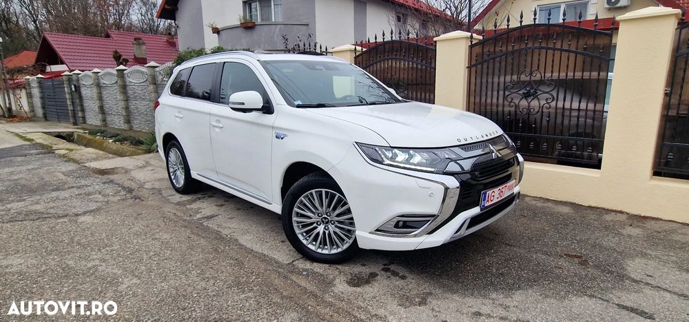 Mitsubishi Outlander 2.4 4WD Plug-In Hybrid Diamant+ - 2