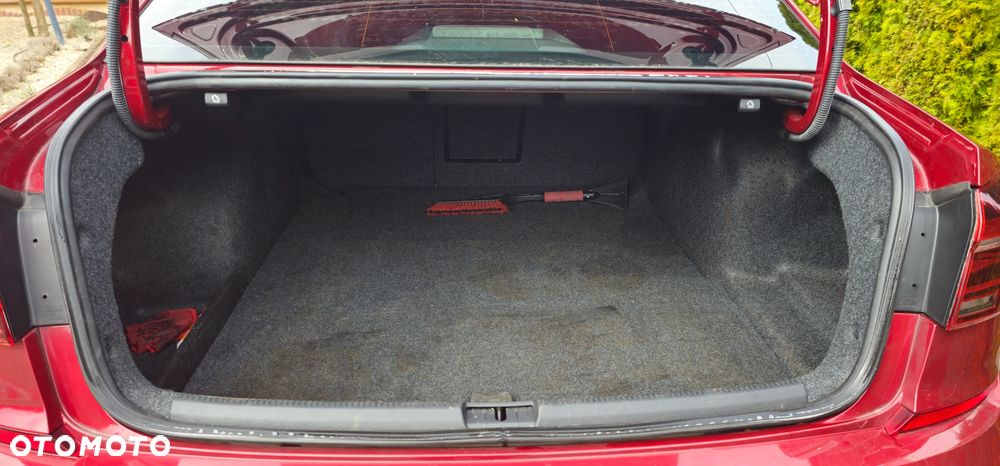 Volkswagen Passat - 10