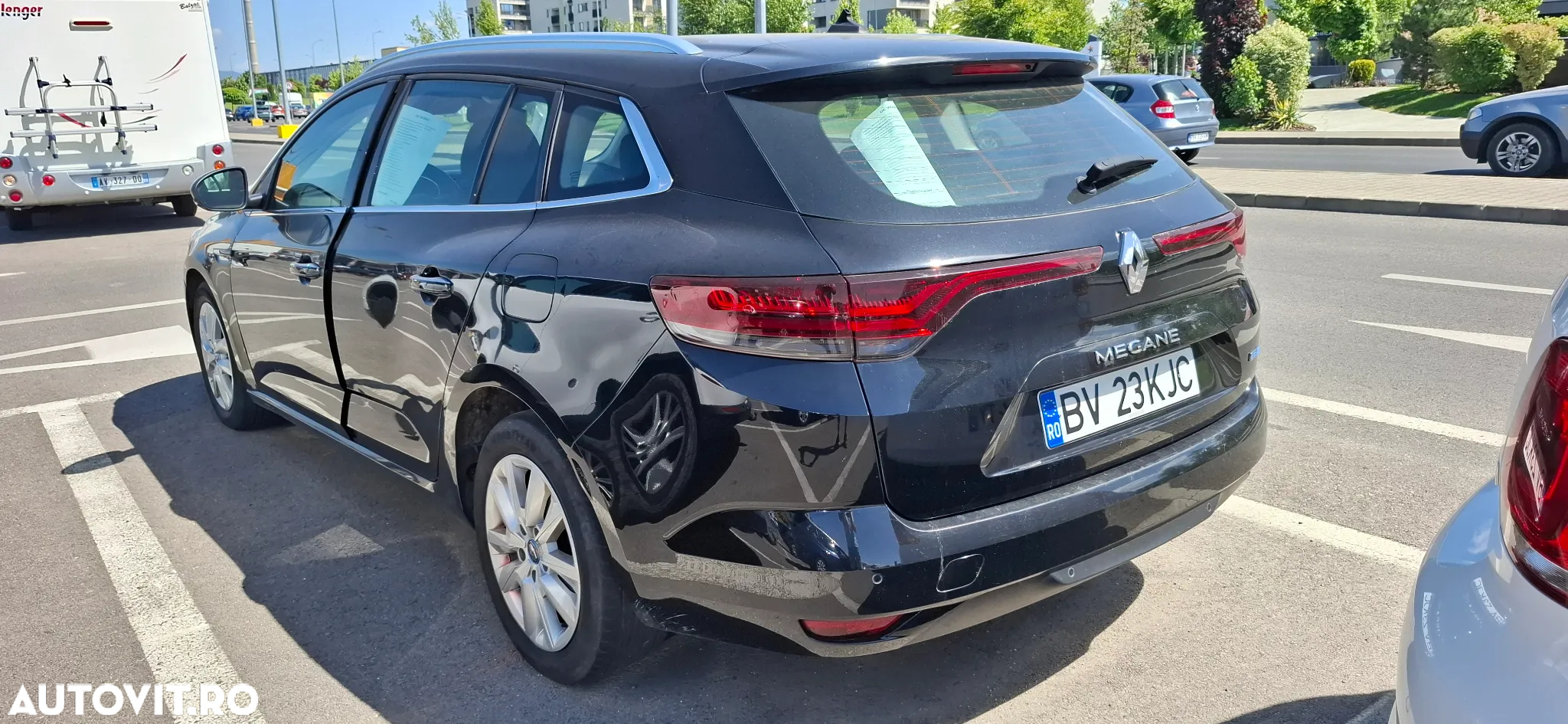 Renault Megane Grandtour E-TECH Plug-in 160 BUSINESS EDITION - 4