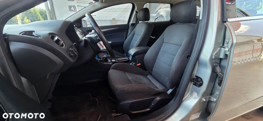 Ford Mondeo 2.0 TDCi Ghia - 30